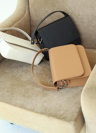 Базова сумочка в молочному сафьяно