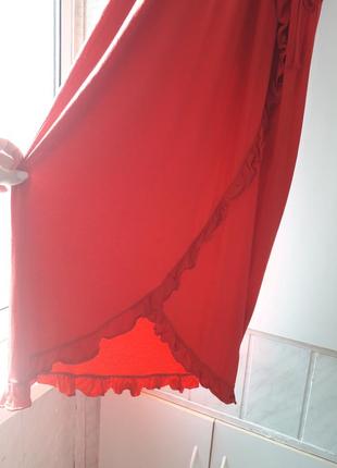 Стильное комфортное трикотажное платье классического красного цвета3 фото