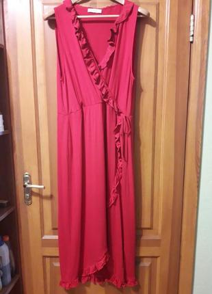 Стильное комфортное трикотажное платье классического красного цвета4 фото