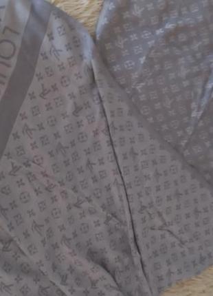 Жіночий шарф