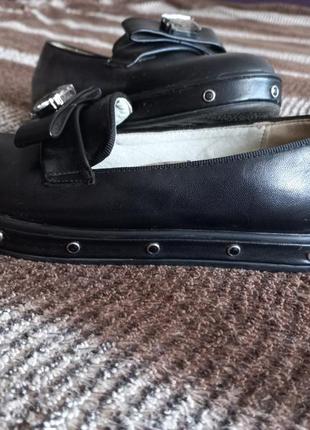 Чёрные туфли на танкетке  для девочки 35-36 рр стелька 22 см2 фото