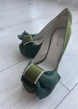 Елегантні туфлі, босоніжки vero cuoio , італія, нові розмір 35