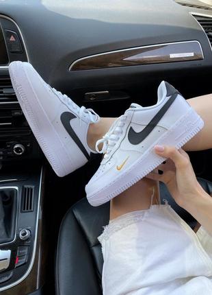 Кросівки air force 1 white/black/gold кроссовки1 фото