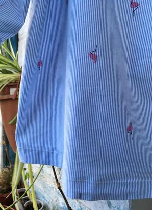 Красивая блуза в мелкую полоску с открытыми плечами и фламинго5 фото