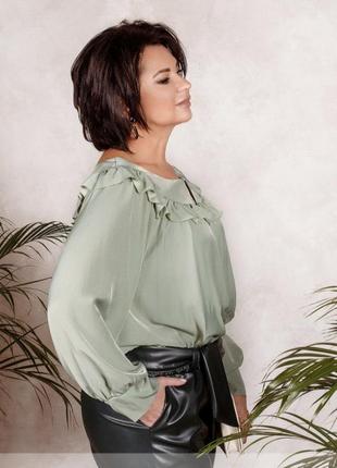 Нежная и женственная блузка украшена оборками💚2 фото