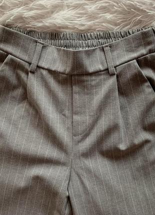 Базовые серые брюки stradivarius2 фото