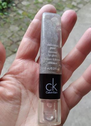 Бальзам для губ calvin klein delicious pout lip gloss4 фото