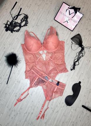 Комлект сексуального білизни (боді + пояс для панчіх )