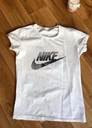 Біла футболка nike1 фото