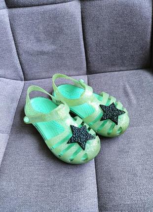 Сандалі crocs для дівчинки c81 фото