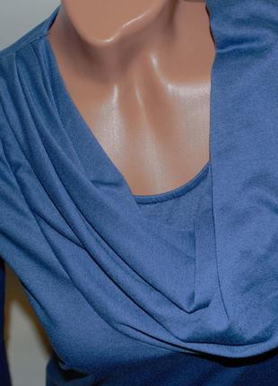 Кофточка красивого голубого цвета с пришитым шарфом.3 фото