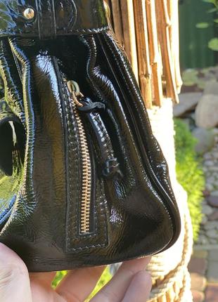 Шикарна жіноча сумка з натуральної лакованої шкіри russell bromley4 фото