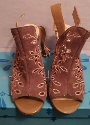 Босоніжки замшеві 37р.