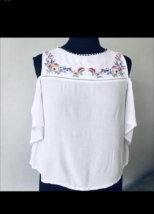 Белая блуза
