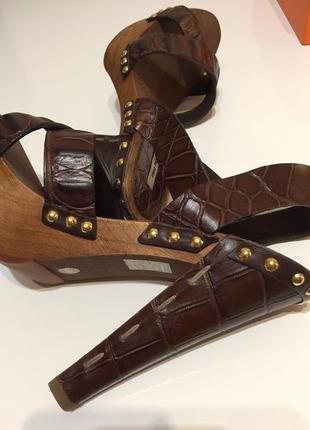 Miu miu шкіра крокодила босоніжки