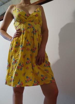 Легкое хлопковое платье с цветами (цветочный принт)