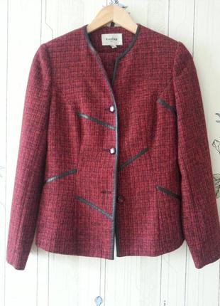 Костюм бордовый