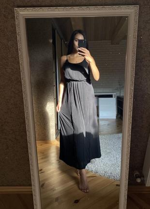 Довга чорна сукня3 фото