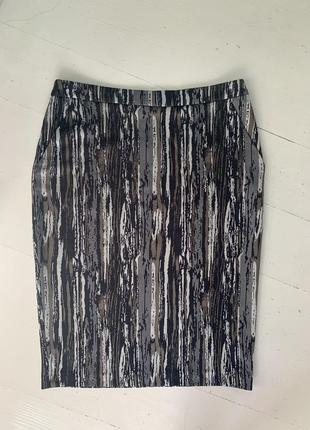 Спідниця вузька