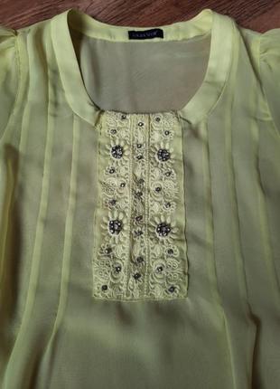 Красива укороченая лимонна блузка з вишивкою та камінням.6 фото