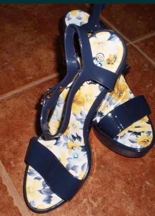 Босоніжки силіконові