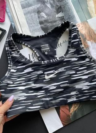 🎽крутой чёрно-серый спортивный топ nike оригинал/оригинальный спортивный топ nike в стиле милитари🎽1 фото