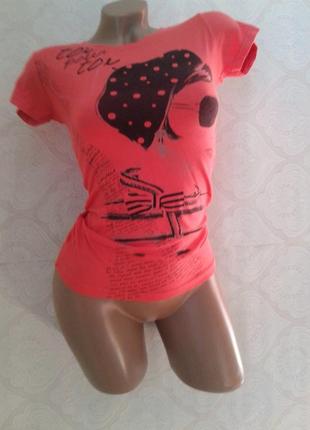 Футболка с девушкой s