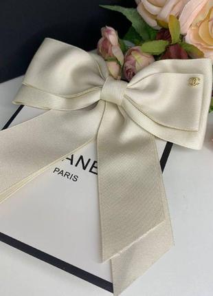 Брендовая заколка-бант для волос белая автомат