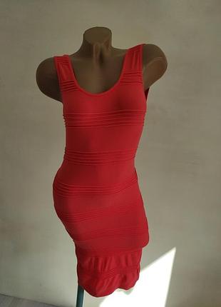 Силуэтное пдатье,платье миди