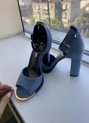 Босоножки zara
