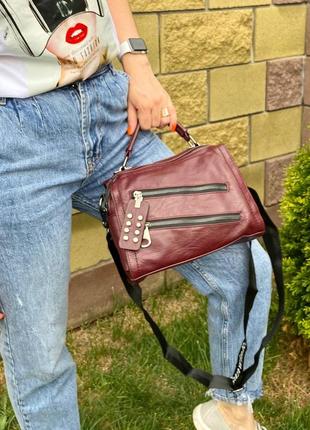 Жіноча сумка через плече з широким ремінцем з ручкою, на блискавки бордова7 фото