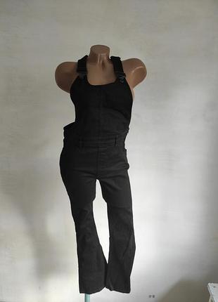 Стильный джинсовый комбинезон