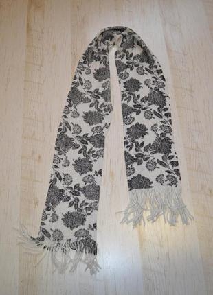 Вязаный шарф серебряная нить цветы george