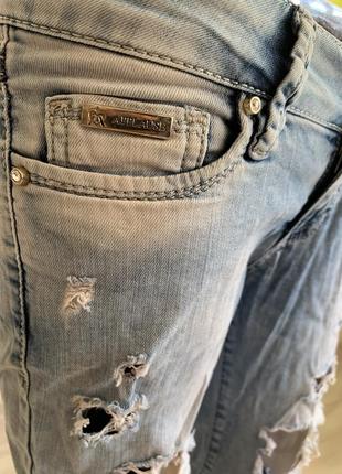 Джинси з дирками 10