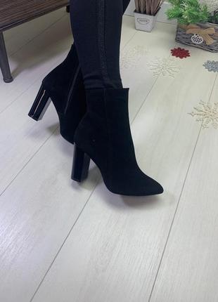 35-40 рр демі/зима ботильйони, туфлі на стійкому каблуці натуральна замша / шкіра