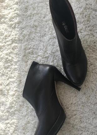 Ботильйони 39(устілка 25,5)