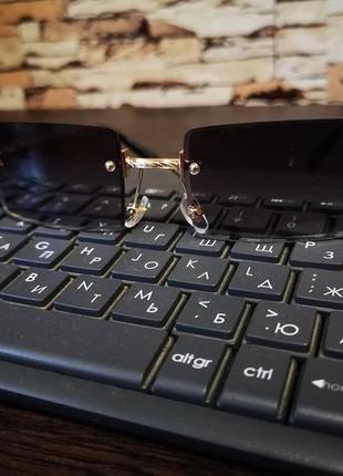 Тренд  солнцезащитные очки