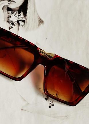Солнцезащитные очки женские квадратной формы коричневый1 фото