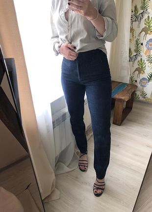 Джинсовые лёгкие брюки синие на высокой посадке с карманами прямые дудочки