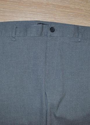 Bershka укороченые  серые брюки с лампасами4 фото