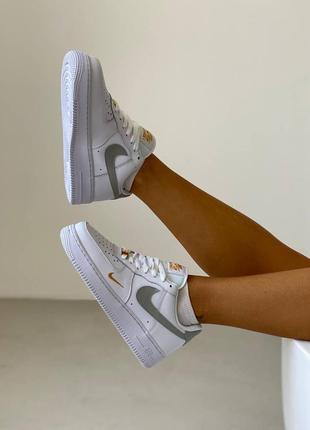 Жіночі кросівки nike air force 1 white/gold