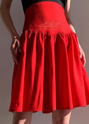Красная юбка с вышивкой🍓1 фото