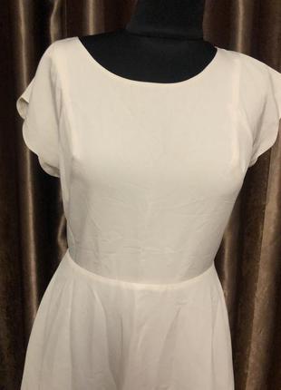 Белое платье с открытой спиной3 фото