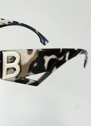 Burberry стильні жіночі сонцезахисні окуляри чорно бежевий мармур з градієнтом10 фото