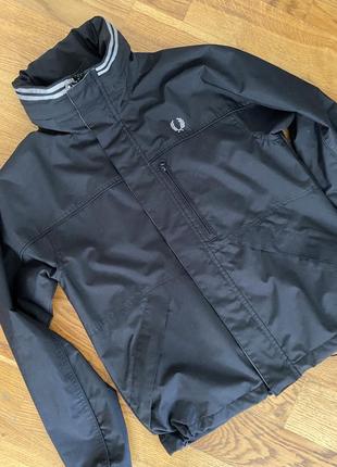 Фирменная стильная качественная куртка ветровка дождевик