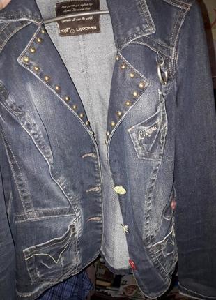 Брендовый крутой женский джинсовый пиджак, жакет куртка.размер от с до небольшой л.2 фото