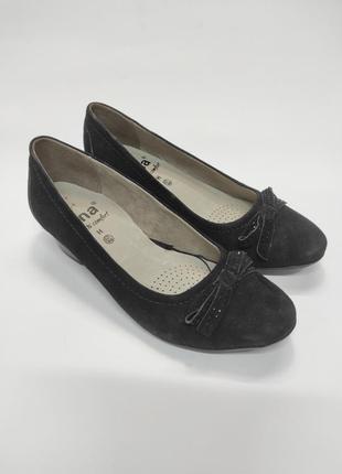 Замшеві туфлі jana нові чорні туфли женские на каблуке2 фото