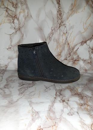 Тёмно-синие замшевые деми ботиночки с блестящими точечками4 фото
