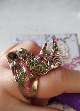 Серебрянный перстень с цаваритами8 фото