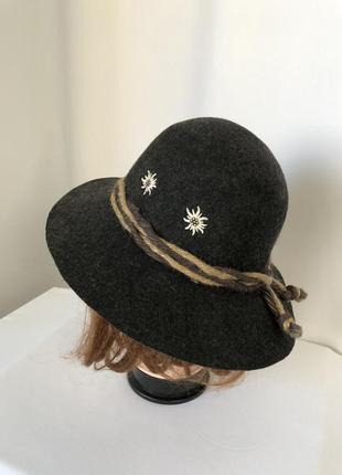 Черная баварская австрийская шляпа эдельвейсы